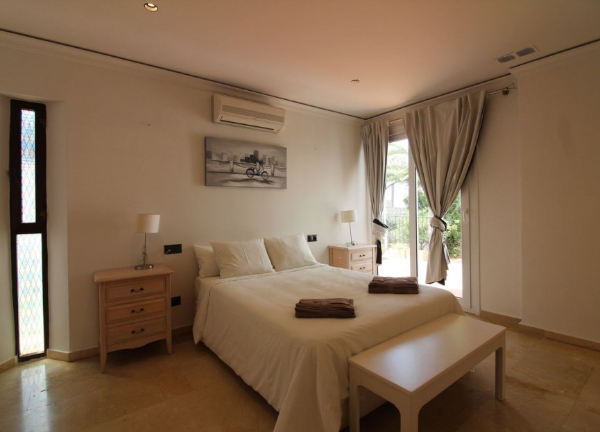 Reventa - House - Detached Villa - Benalmádena - Benalmadena Centro