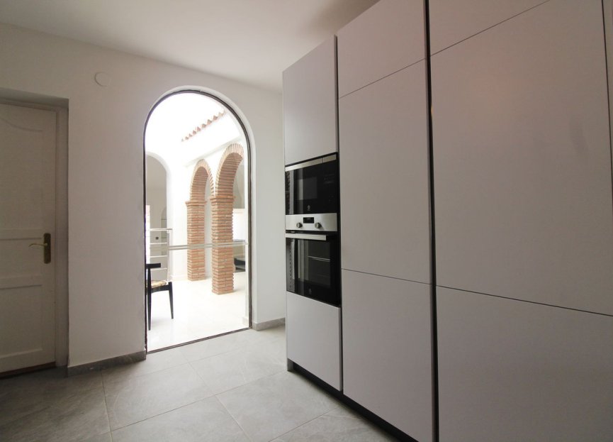 Reventa - House - Detached Villa - Benalmádena - Benalmadena Centro