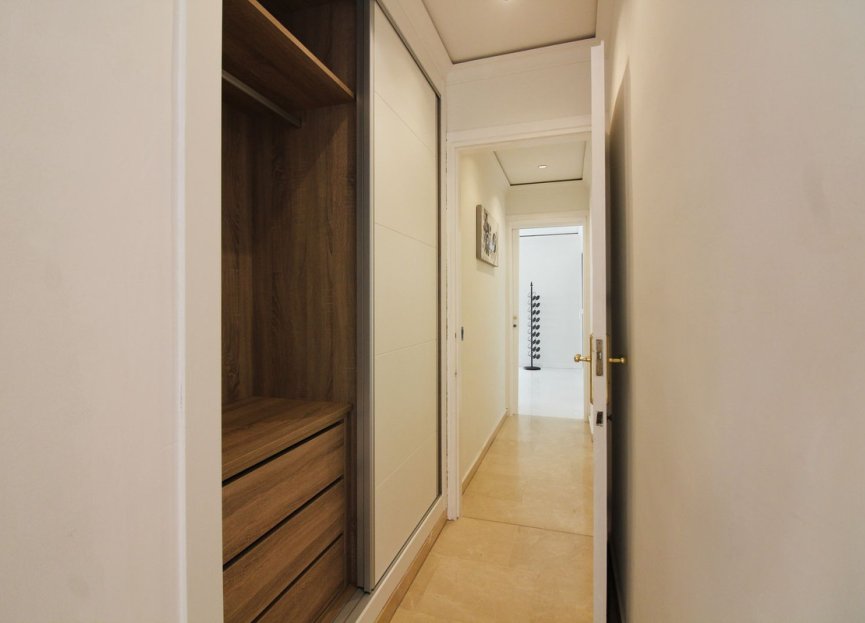 Reventa - House - Detached Villa - Benalmádena - Benalmadena Centro