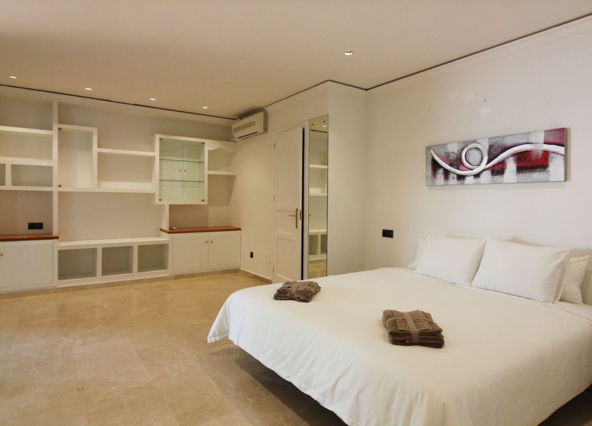 Reventa - House - Detached Villa - Benalmádena - Benalmadena Centro