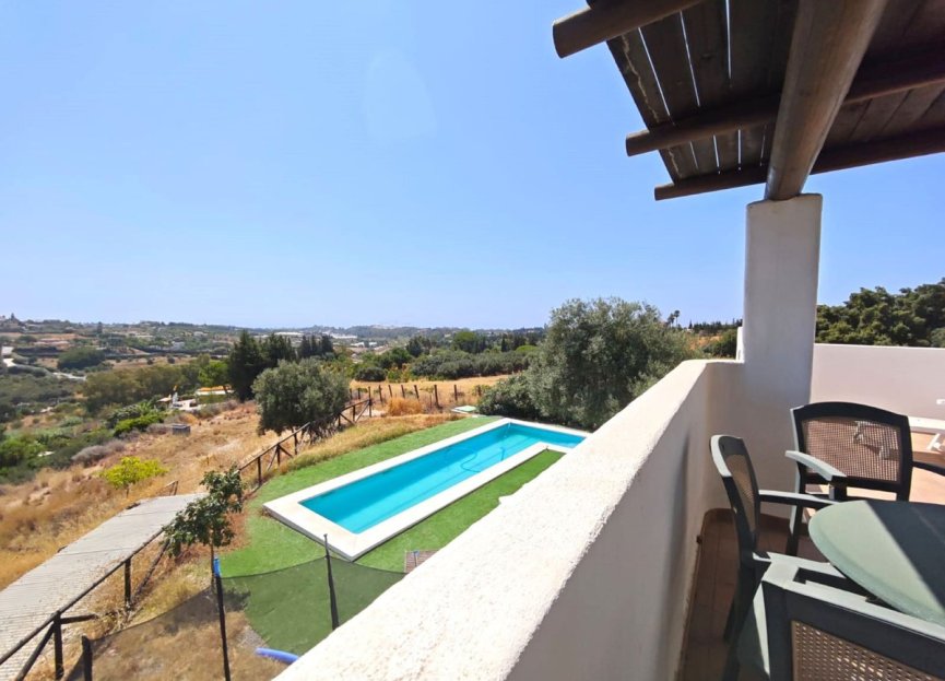 Resale - House - Detached Villa - Estepona - Estepona Centro