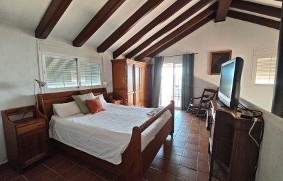 Resale - House - Detached Villa - Estepona - Estepona Centro