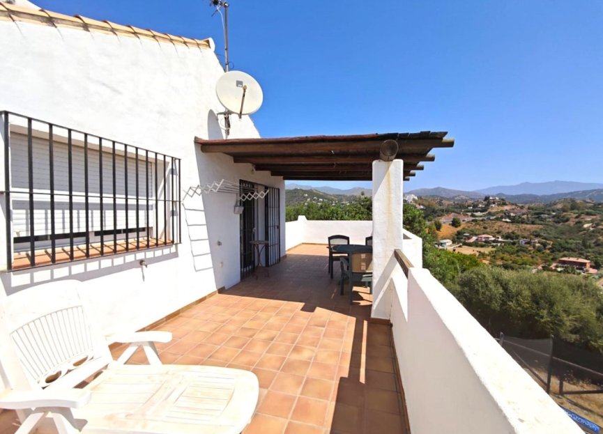 Resale - House - Detached Villa - Estepona - Estepona Centro