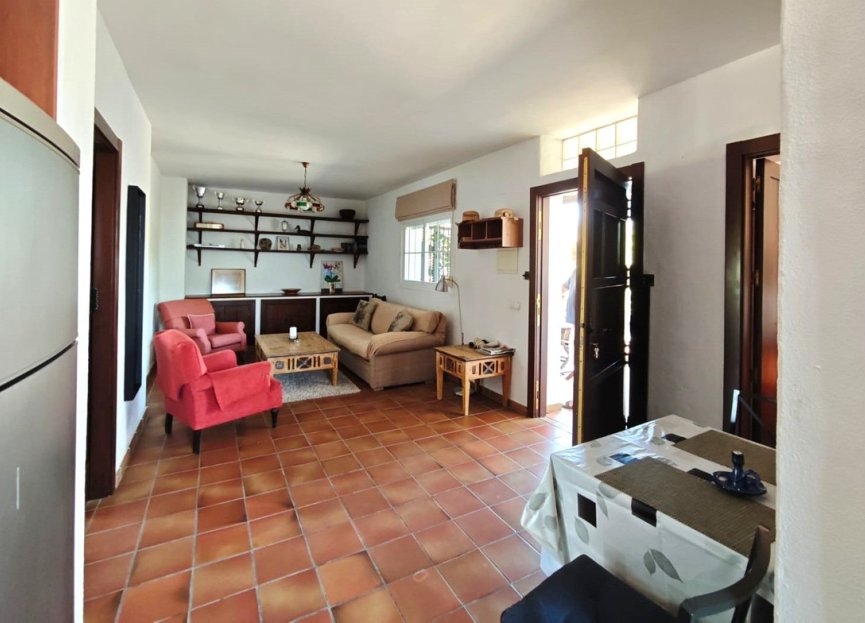 Resale - House - Detached Villa - Estepona - Estepona Centro