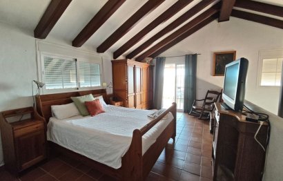 Resale - House - Detached Villa - Estepona - Estepona Centro