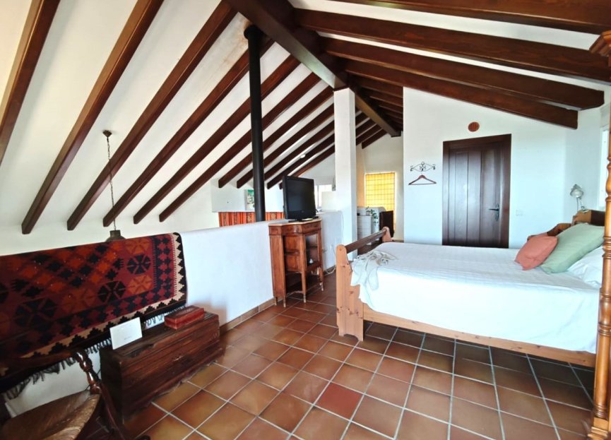 Resale - House - Detached Villa - Estepona - Estepona Centro