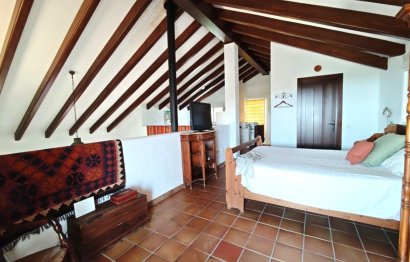 Resale - House - Detached Villa - Estepona - Estepona Centro