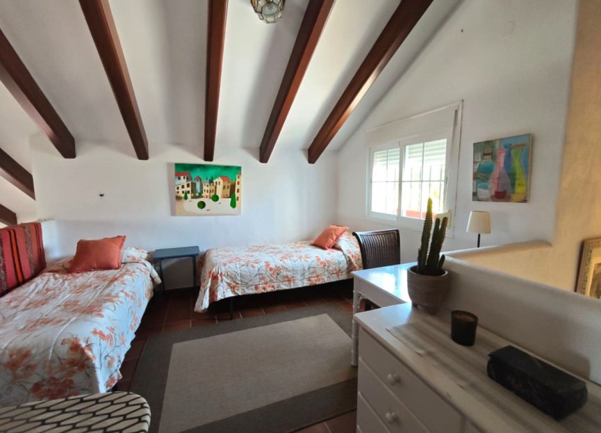 Resale - House - Detached Villa - Estepona - Estepona Centro