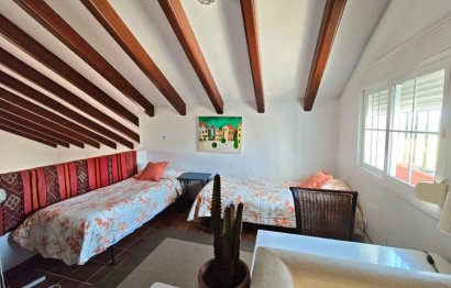 Resale - House - Detached Villa - Estepona - Estepona Centro