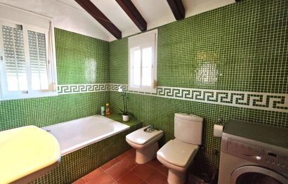 Resale - House - Detached Villa - Estepona - Estepona Centro