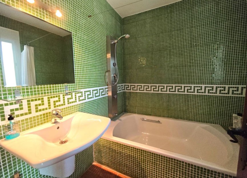 Resale - House - Detached Villa - Estepona - Estepona Centro