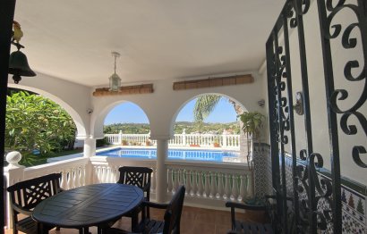 Resale - House - Finca - Cortijo - Estepona - Estepona Centro