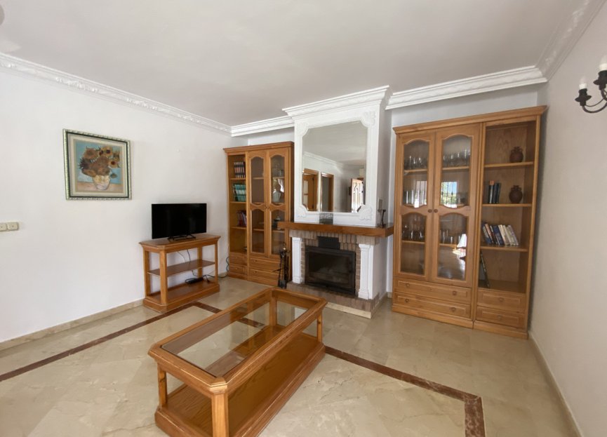 Resale - House - Finca - Cortijo - Estepona - Estepona Centro