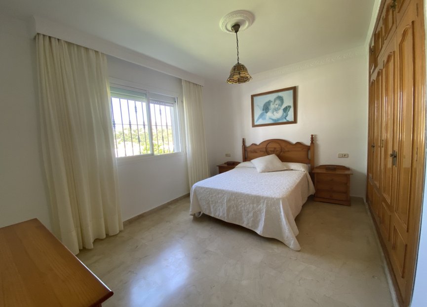 Resale - House - Finca - Cortijo - Estepona - Estepona Centro