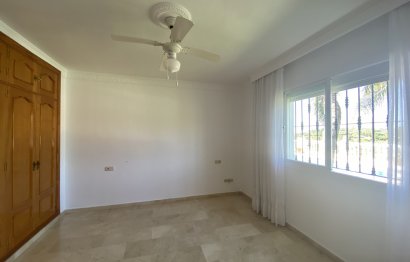 Resale - House - Finca - Cortijo - Estepona - Estepona Centro