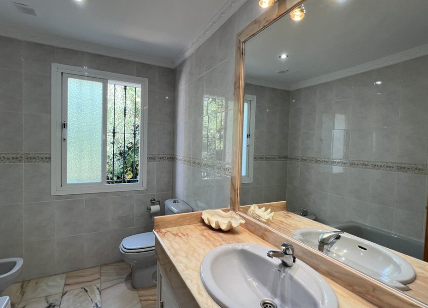 Resale - House - Finca - Cortijo - Estepona - Estepona Centro