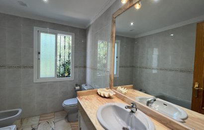 Resale - House - Finca - Cortijo - Estepona - Estepona Centro