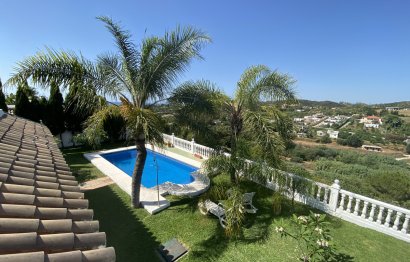 Resale - House - Finca - Cortijo - Estepona - Estepona Centro