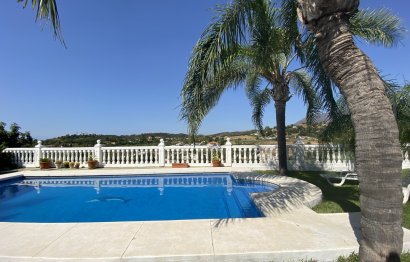 Resale - House - Finca - Cortijo - Estepona - Estepona Centro