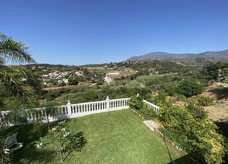 Resale - House - Finca - Cortijo - Estepona - Estepona Centro