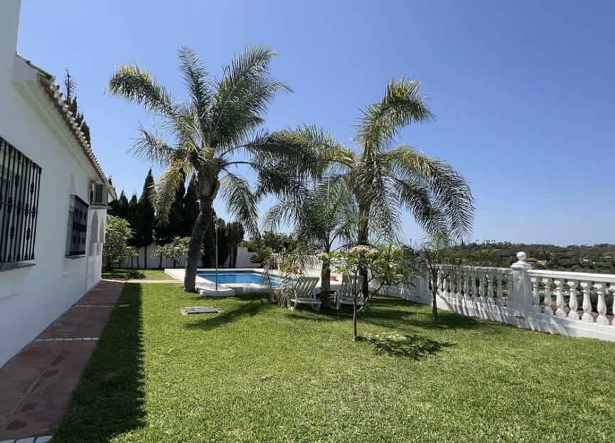Resale - House - Finca - Cortijo - Estepona - Estepona Centro