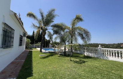 Resale - House - Finca - Cortijo - Estepona - Estepona Centro