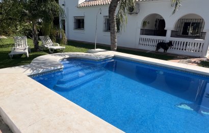Resale - House - Finca - Cortijo - Estepona - Estepona Centro