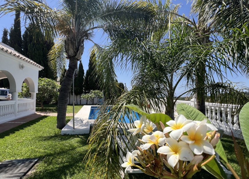Resale - House - Finca - Cortijo - Estepona - Estepona Centro