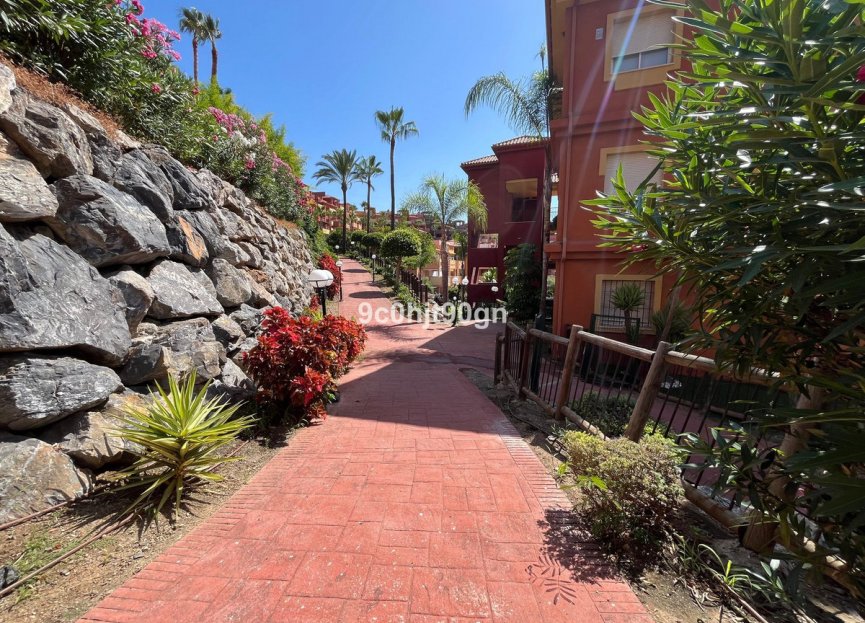 Resale - Apartment - Middle Floor Apartment - Marbella - Reserva de Marbella