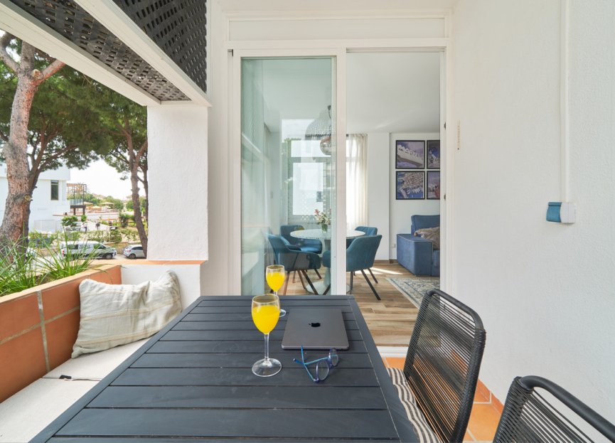 Resale - Apartment - Middle Floor Apartment - Marbella - Elviria