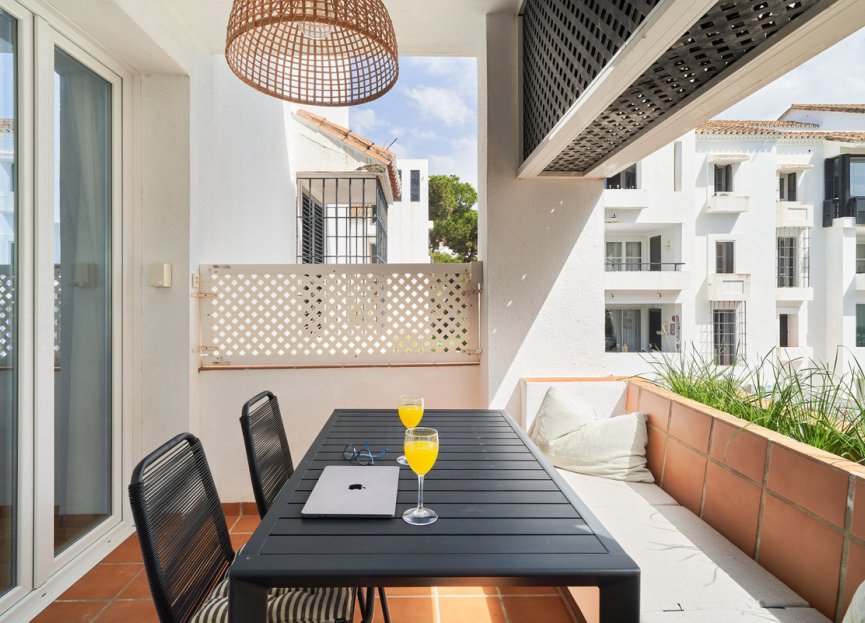 Resale - Apartment - Middle Floor Apartment - Marbella - Elviria