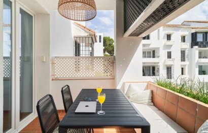 Resale - Apartment - Middle Floor Apartment - Marbella - Elviria