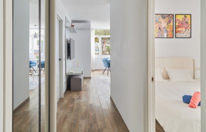 Resale - Apartment - Middle Floor Apartment - Marbella - Elviria