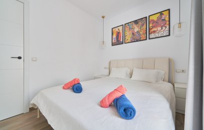 Resale - Apartment - Middle Floor Apartment - Marbella - Elviria