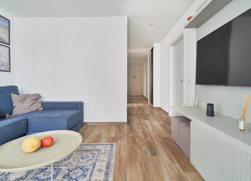 Resale - Apartment - Middle Floor Apartment - Marbella - Elviria