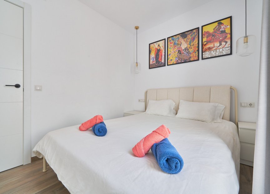 Resale - Apartment - Middle Floor Apartment - Marbella - Elviria