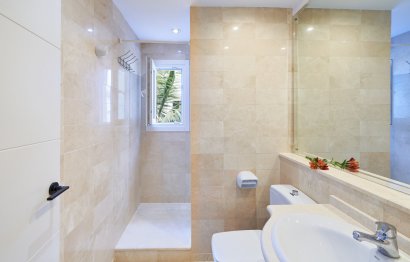 Resale - Apartment - Middle Floor Apartment - Marbella - Elviria