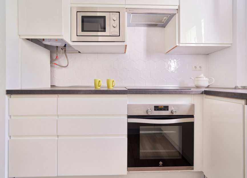 Resale - Apartment - Middle Floor Apartment - Marbella - Elviria