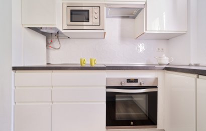 Resale - Apartment - Middle Floor Apartment - Marbella - Elviria