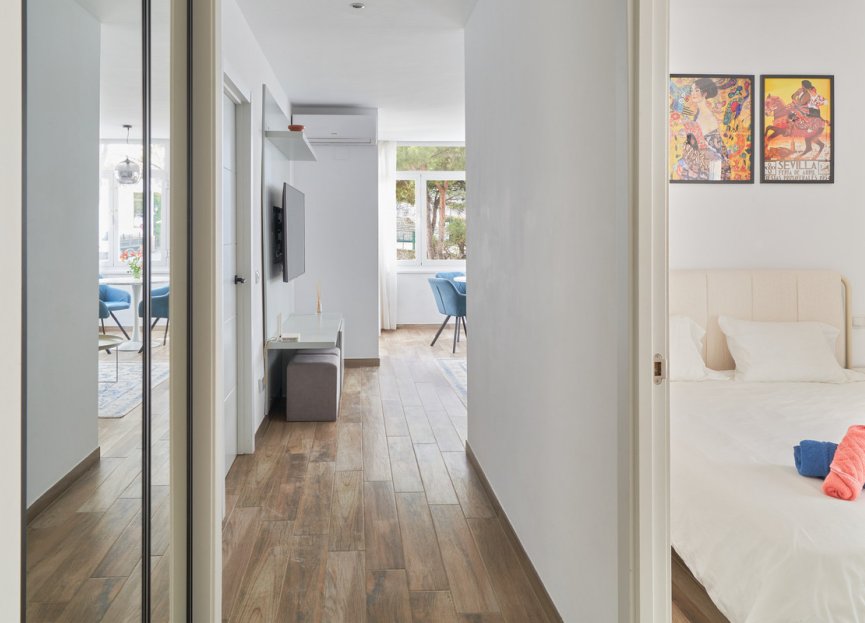 Resale - Apartment - Middle Floor Apartment - Marbella - Elviria