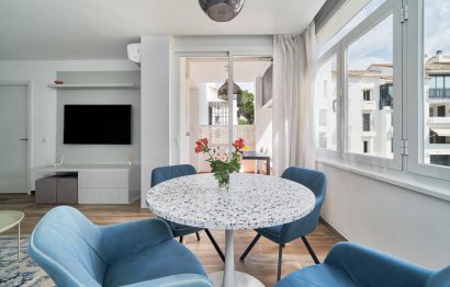 Resale - Apartment - Middle Floor Apartment - Marbella - Elviria