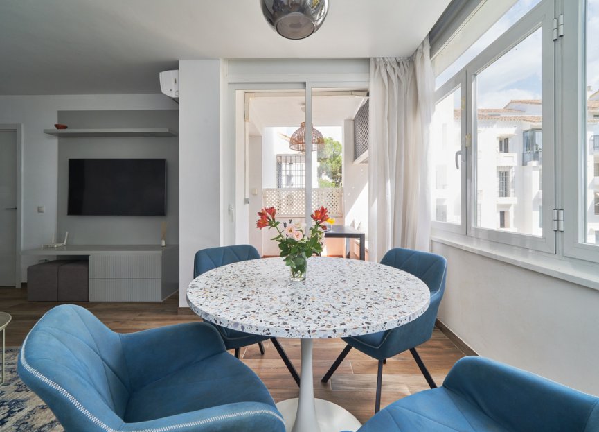 Resale - Apartment - Middle Floor Apartment - Marbella - Elviria