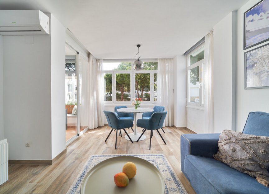 Resale - Apartment - Middle Floor Apartment - Marbella - Elviria