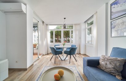 Resale - Apartment - Middle Floor Apartment - Marbella - Elviria