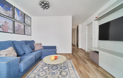 Resale - Apartment - Middle Floor Apartment - Marbella - Elviria