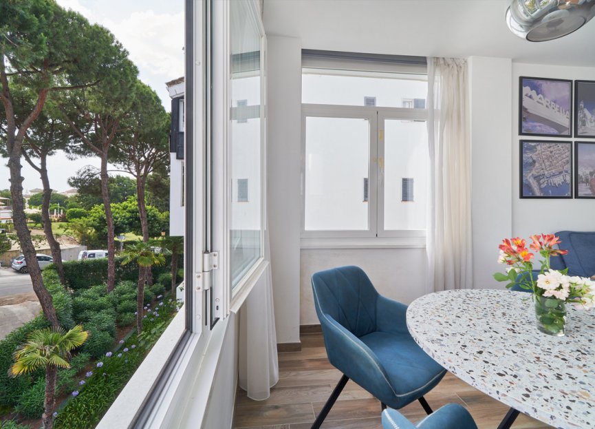 Resale - Apartment - Middle Floor Apartment - Marbella - Elviria