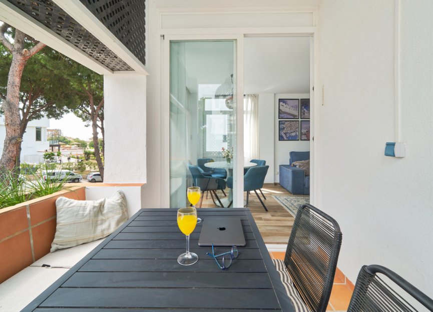 Resale - Apartment - Middle Floor Apartment - Marbella - Elviria