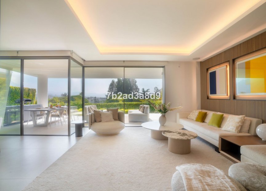 Resale - House - Detached Villa - Marbella - Nueva Andalucia