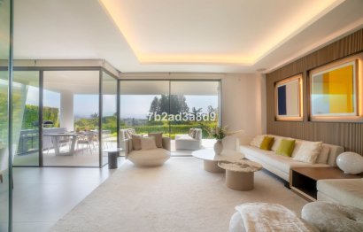 Resale - House - Detached Villa - Marbella - Nueva Andalucia