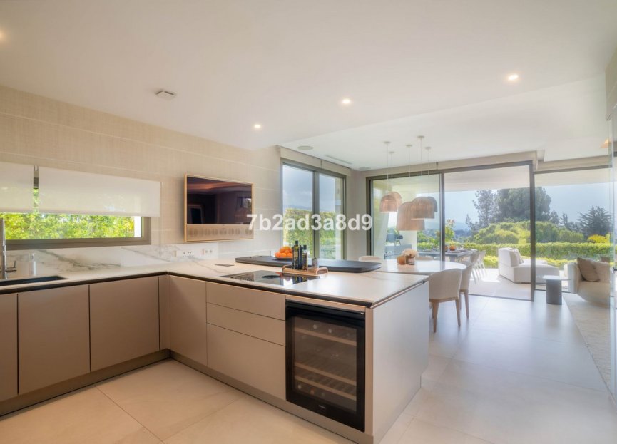 Resale - House - Detached Villa - Marbella - Nueva Andalucia